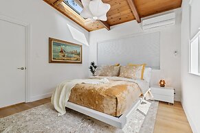 Serene Oceanview Escape With Expansive Deck 3 Bedroom Home