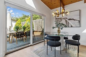 Serene Oceanview Escape With Expansive Deck 3 Bedroom Home