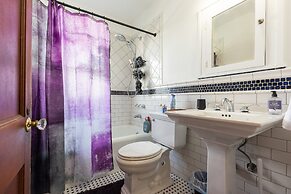 Cozy Getaway With Hot Tub, Patio & Fenced Yard 3 Bedroom Home