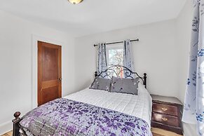 Cozy Getaway With Hot Tub, Patio & Fenced Yard 3 Bedroom Home