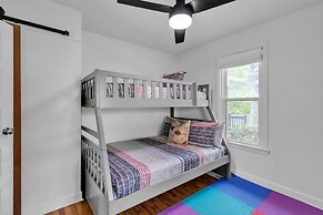 Relax And Unwind In The Heart Of Fayetteville 2 Bedroom Home