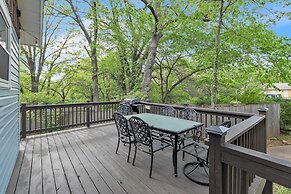 Relax And Unwind In The Heart Of Fayetteville 2 Bedroom Home