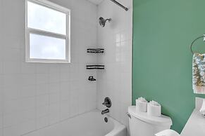 Relax And Unwind In The Heart Of Fayetteville 2 Bedroom Home
