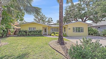 Casa De Flores 4 Bedroom Home