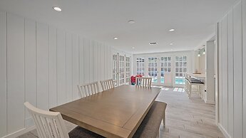 Casa De Flores 4 Bedroom Home