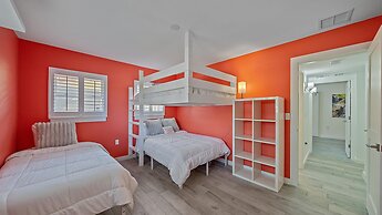 Casa De Flores 4 Bedroom Home