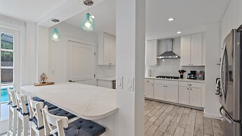 Casa De Flores 4 Bedroom Home