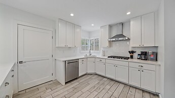 Casa De Flores 4 Bedroom Home