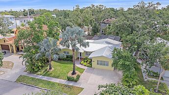 Casa De Flores 4 Bedroom Home