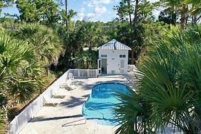 Beach House - Cottage at Indian Summer