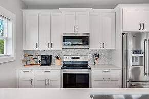 Beach House - Cottage at Indian Summer