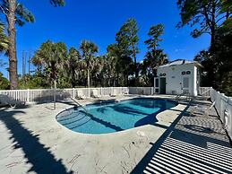 Beach House - Cottage at Indian Summer