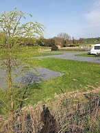 Green Dragon and Kitchen Pod - Sleeps 2 & Parking