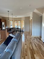 Spacious Sugarloaf Condo