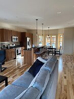 Spacious Sugarloaf Condo