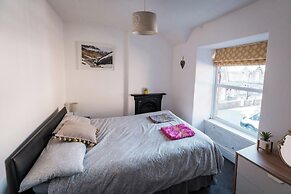 Park Square Retreat in Blaenau