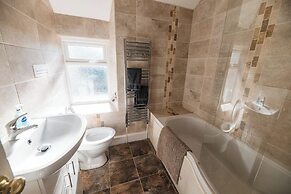 Park Square Retreat in Blaenau