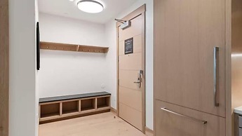 Contemporary 2 Bedroom Luxury Ski In, Ski Out Residence in Snowmass Ba