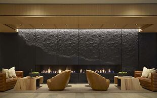 Contemporary 2 Bedroom Luxury Ski In, Ski Out Residence in Snowmass Ba