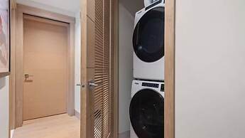 Contemporary 2 Bedroom Luxury Ski In, Ski Out Residence in Snowmass Ba