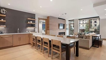 Contemporary 2 Bedroom Luxury Ski In, Ski Out Residence in Snowmass Ba