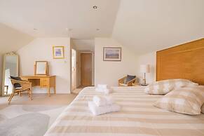 Gairn Apartment