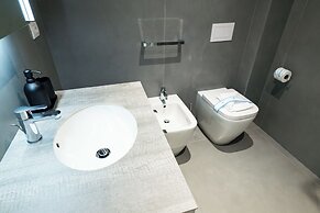 SGS Suite Lake Como