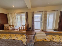 Malusara Retreat By The Lake