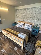 Malusara Retreat By The Lake