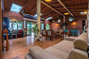 Malusara Retreat By The Lake