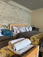 Malusara Retreat By The Lake