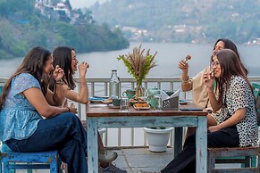 Malusara Retreat By The Lake