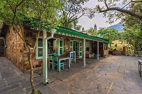 Malusara Retreat By The Lake