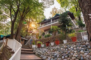 Malusara Retreat By The Lake