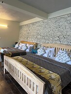 Malusara Retreat By The Lake