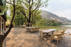 Malusara Retreat By The Lake