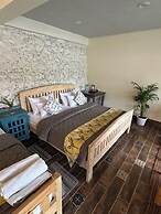 Malusara Retreat By The Lake