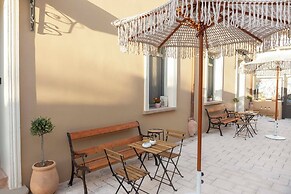 Strofilia Guest House