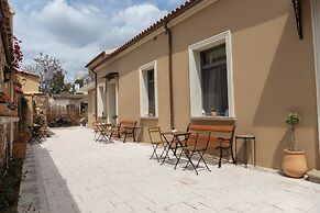Strofilia Guest House