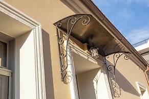 Strofilia Guest House