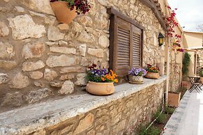 Strofilia Guest House