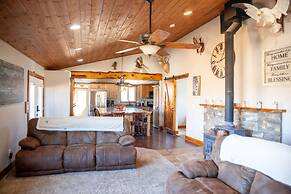 Zebra Rustic Retreat 3BR Home on Zebra Ranch
