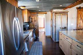 Zebra Rustic Retreat 3BR Home on Zebra Ranch