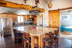 Zebra Rustic Retreat 3BR Home on Zebra Ranch