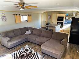 Zebra Refuge Cottage-wild Unique Prescott Stay