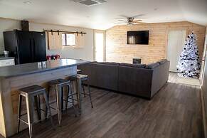 Zebra Refuge Cottage-wild Unique Prescott Stay