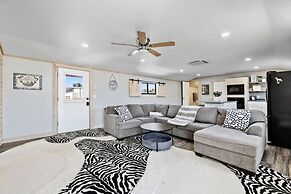 Zebra Refuge Cottage-wild Unique Prescott Stay