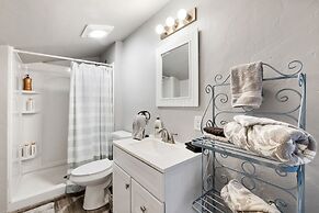 Zebra Refuge Cottage-wild Unique Prescott Stay