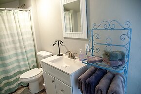 Zebra Refuge Cottage-wild Unique Prescott Stay