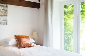 Deer Cottage at Rowden Manor - Sleeps 5 & Parking